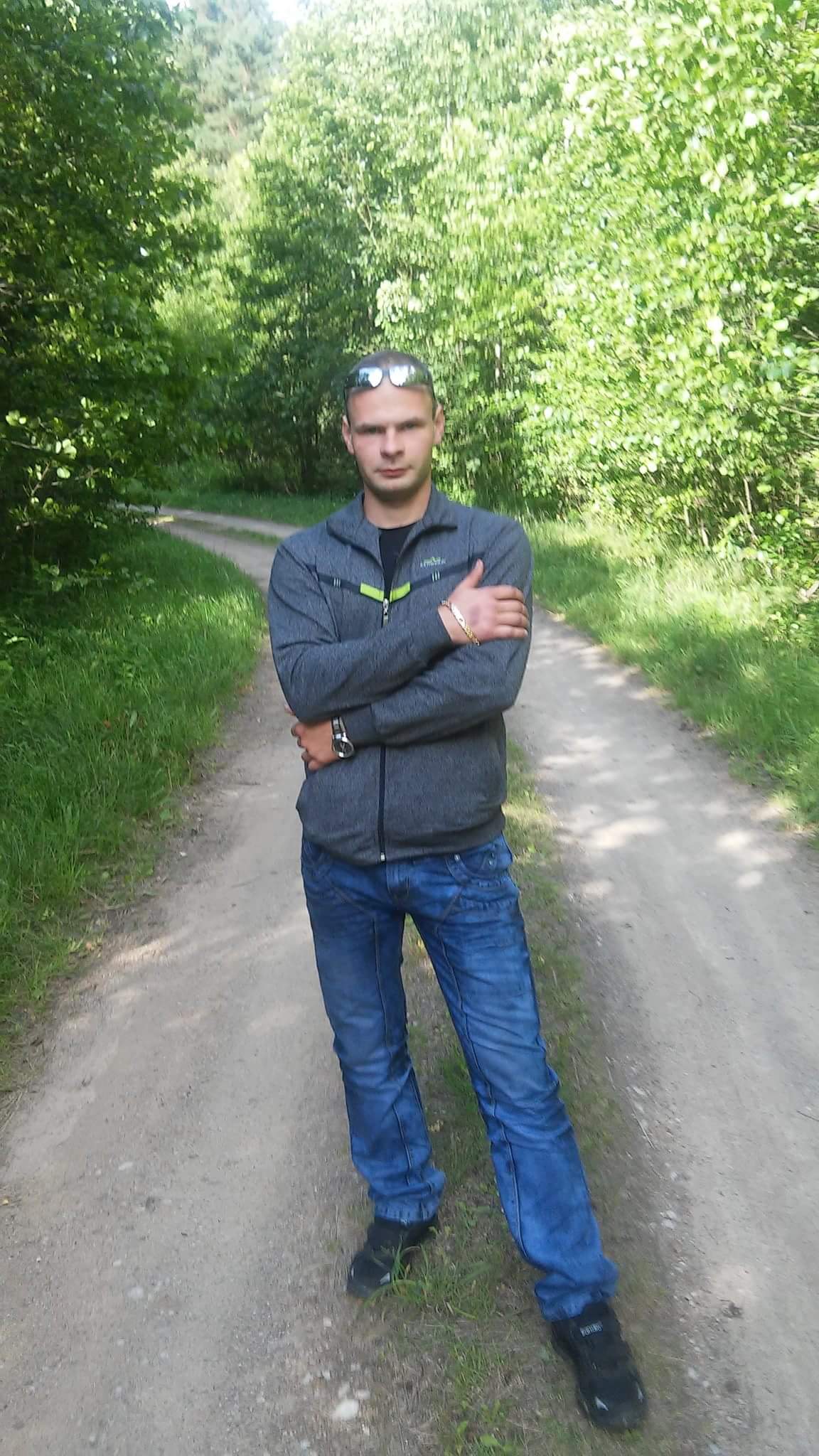 Vaikinas ieško merginos